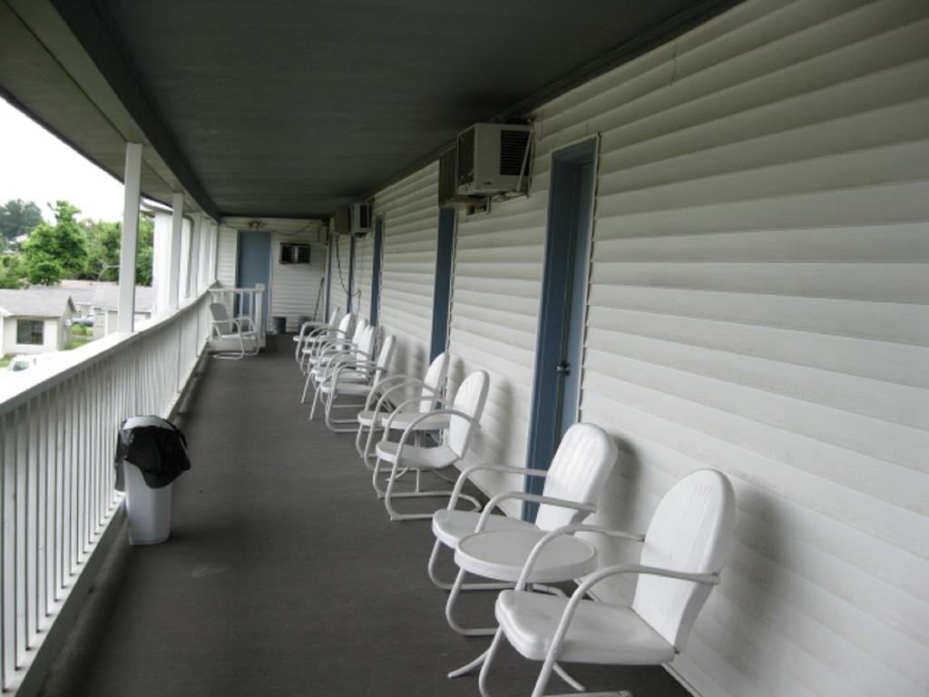 Twin Lakes Inn Bull Shoals ภายนอก รูปภาพ